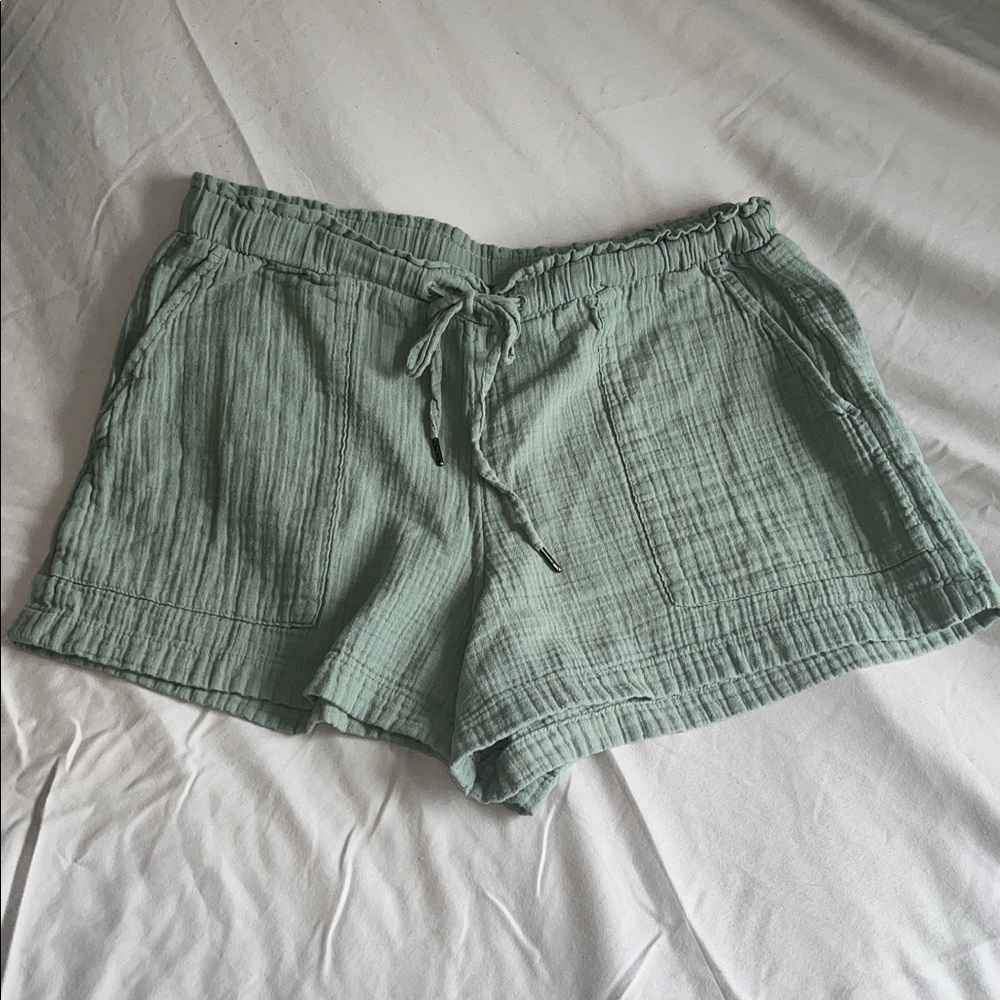 GAP Women's Olive Cargo Shorts